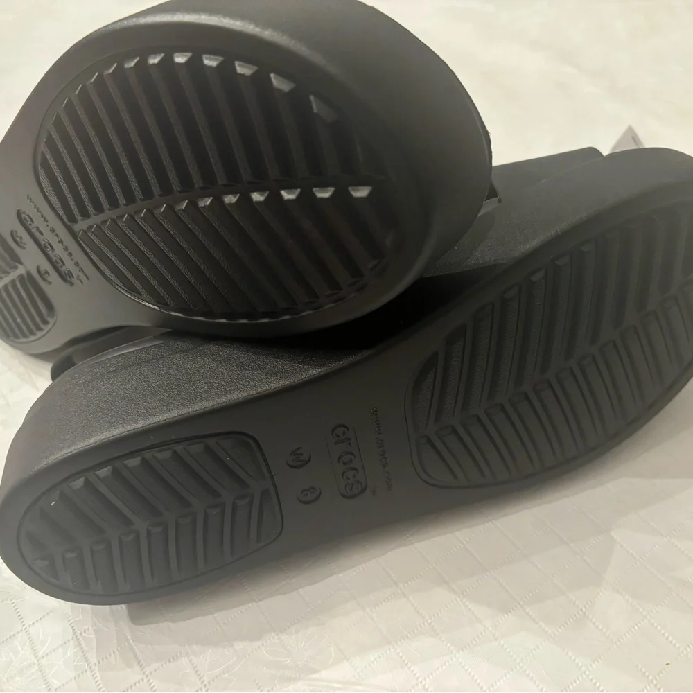CROCS Women's Brooklyn Low Wedge Sandals-NEW/NEVER WORN - Picture 3 of 4
